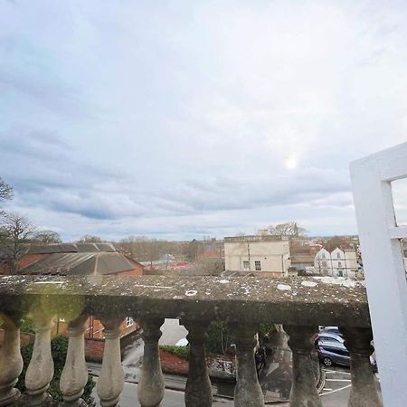 4 Bed Loft Apartment Overlooking Historic Town Trowbridge Eksteriør bilde