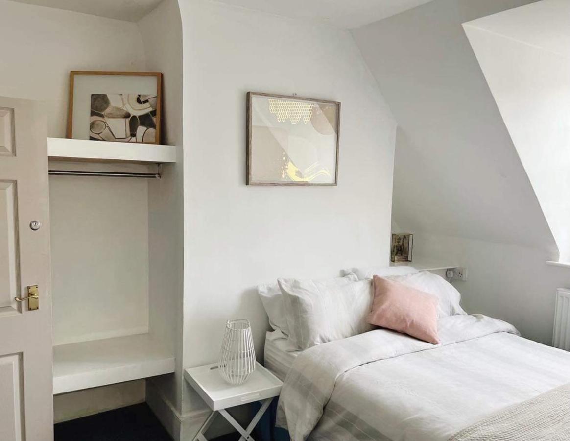 4 Bed Loft Apartment Overlooking Historic Town Trowbridge Eksteriør bilde
