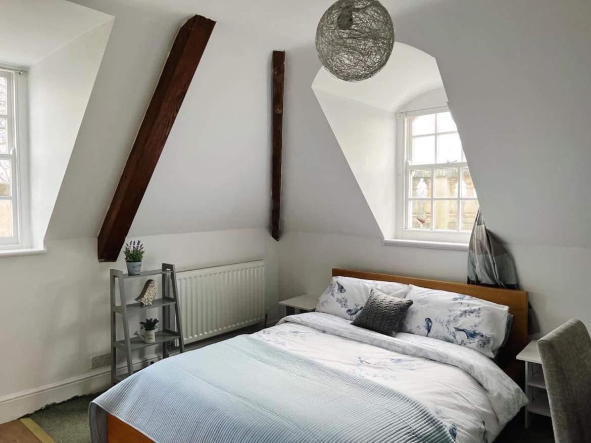 4 Bed Loft Apartment Overlooking Historic Town Trowbridge Eksteriør bilde