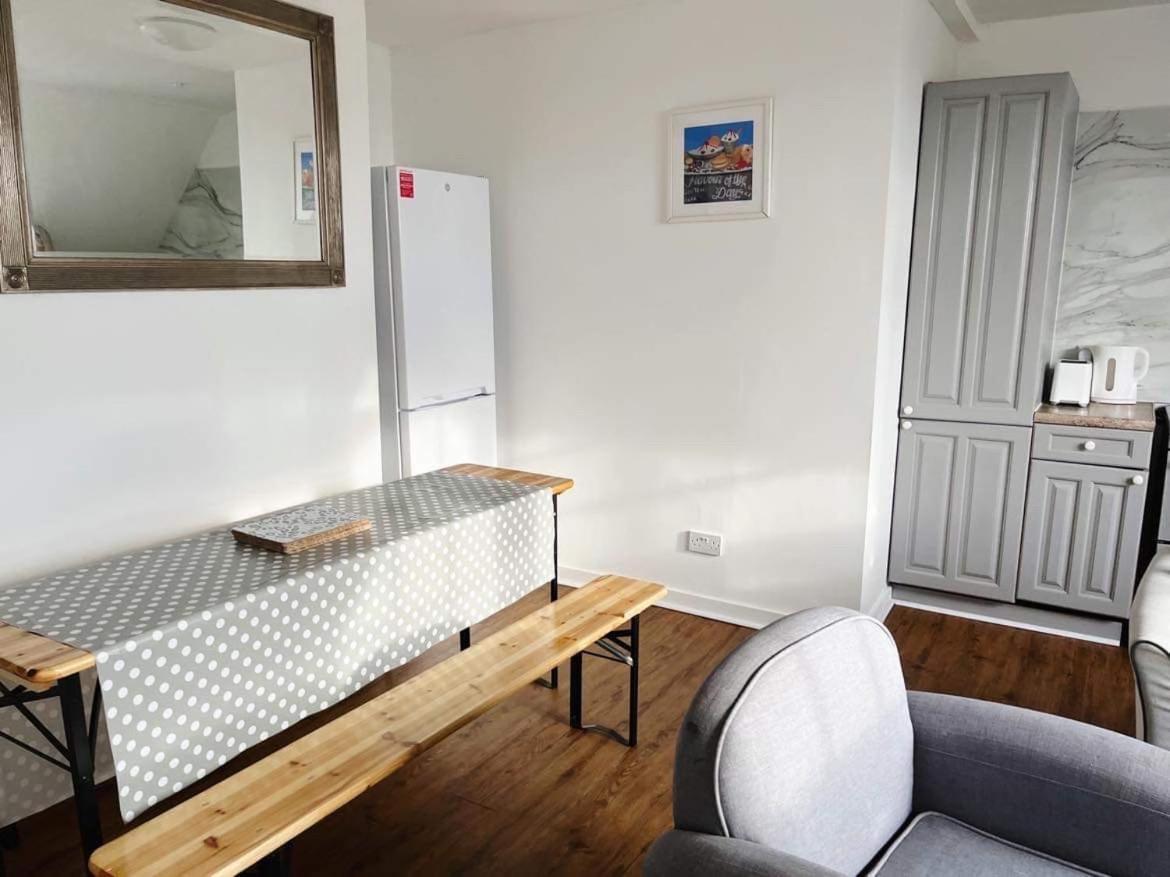 4 Bed Loft Apartment Overlooking Historic Town Trowbridge Eksteriør bilde