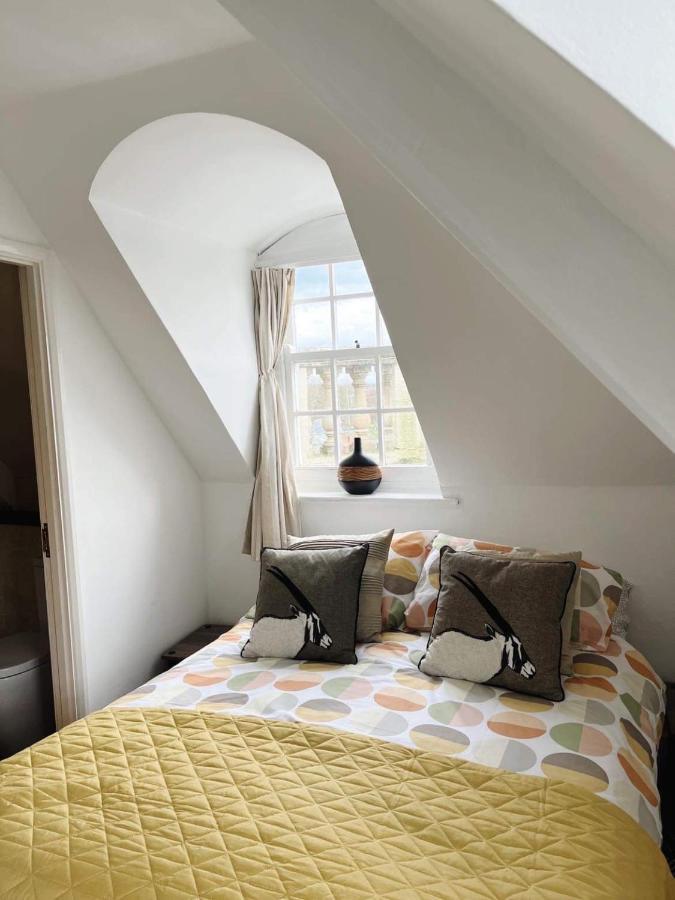 4 Bed Loft Apartment Overlooking Historic Town Trowbridge Eksteriør bilde